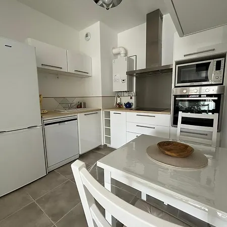 Apartment Charmant T3 A - Parking, Balcon, Internet Fibre - 250m Plage Et Commerces - Fr-1-539-68