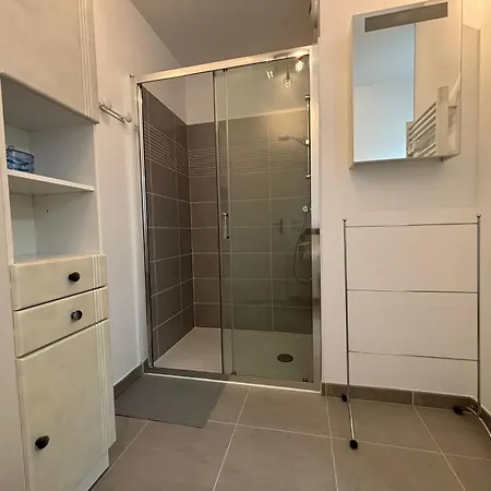 Charmant T3 A - Parking, Balcon, Internet Fibre - 250m Plage Et Commerces - Fr-1-539-68 Royan