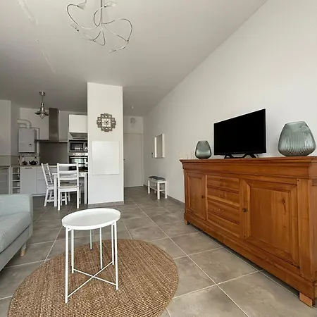 Charmant T3 A - Parking, Balcon, Internet Fibre - 250m Plage Et Commerces - Fr-1-539-68 Apartment *