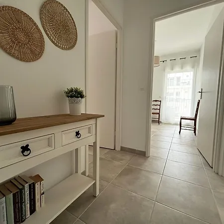 Charmant T3 A - Parking, Balcon, Internet Fibre - 250m Plage Et Commerces - Fr-1-539-68 Royan